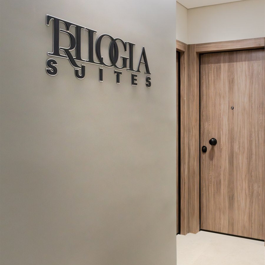 Καθιστικό διαμερίσματος στο Trilogia Suites
